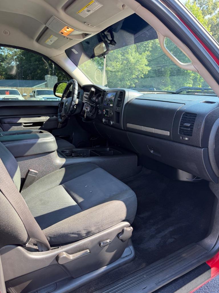 2013 Chevrolet Silverado - $17,990