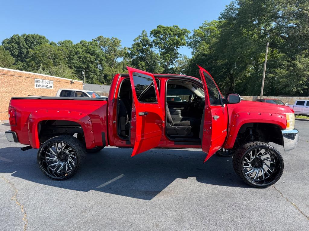 2013 Chevrolet Silverado - $17,990