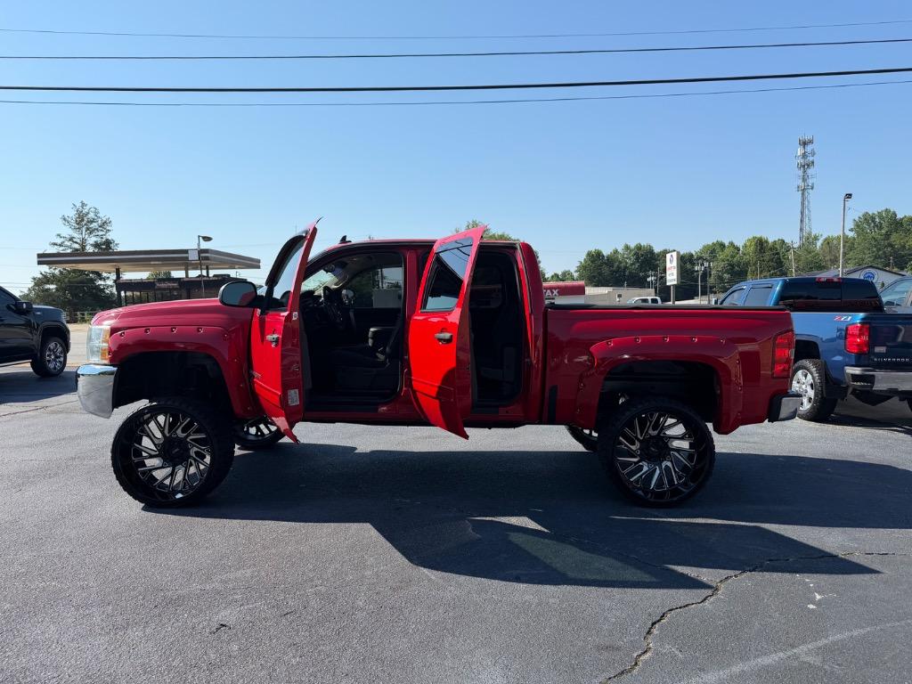 2013 Chevrolet Silverado - $17,990