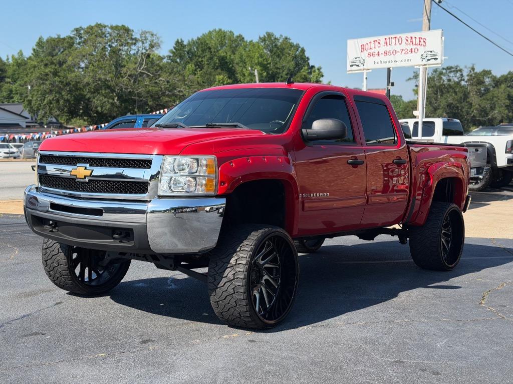 2013 Chevrolet Silverado - $17,990