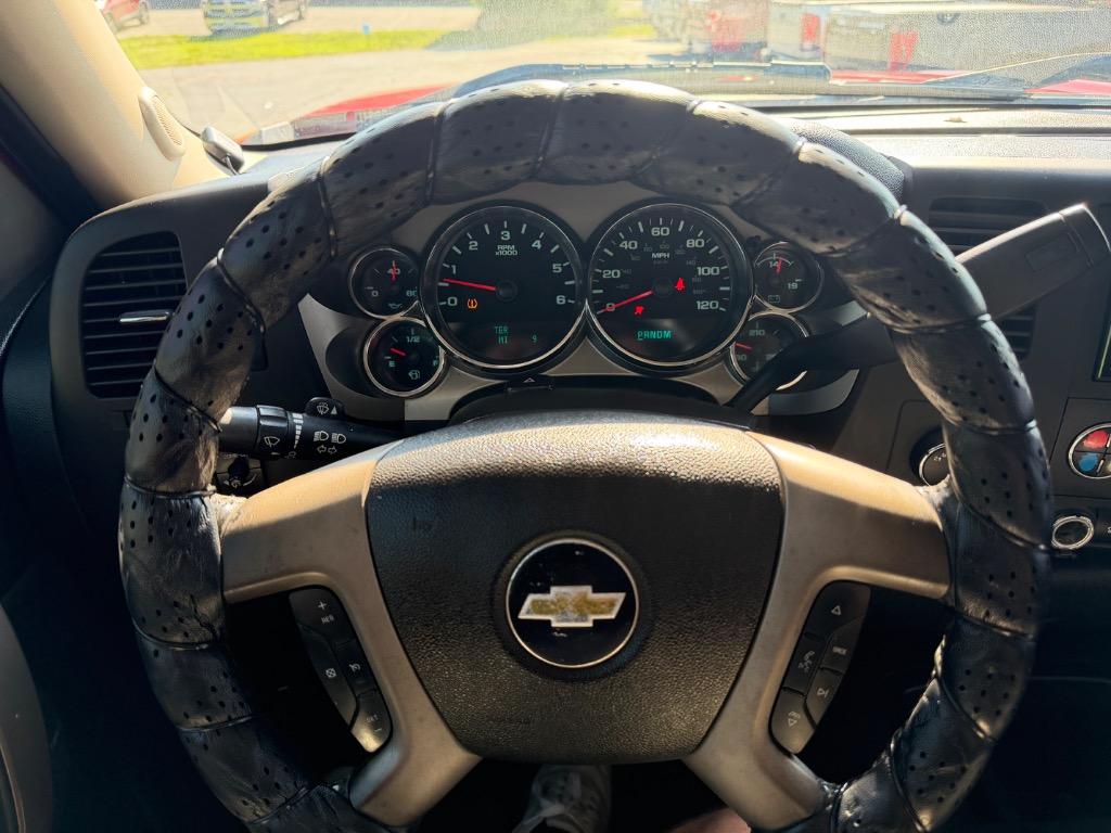 2013 Chevrolet Silverado - $17,990