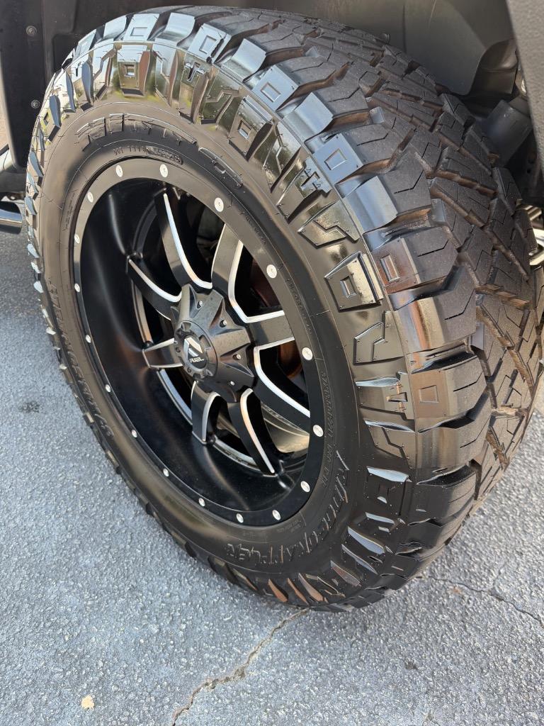 2005 HUMMER H2 - $31,900