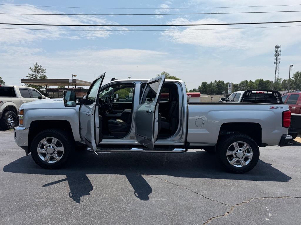 2017 Chevrolet Silverado - $28,999