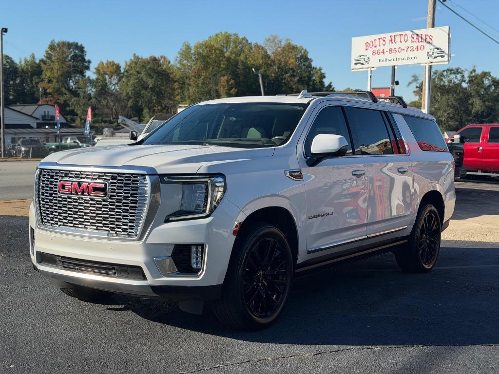 2022 GMC Yukon - $32,999