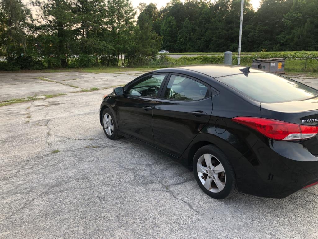2011 Hyundai Elantra GLS photo