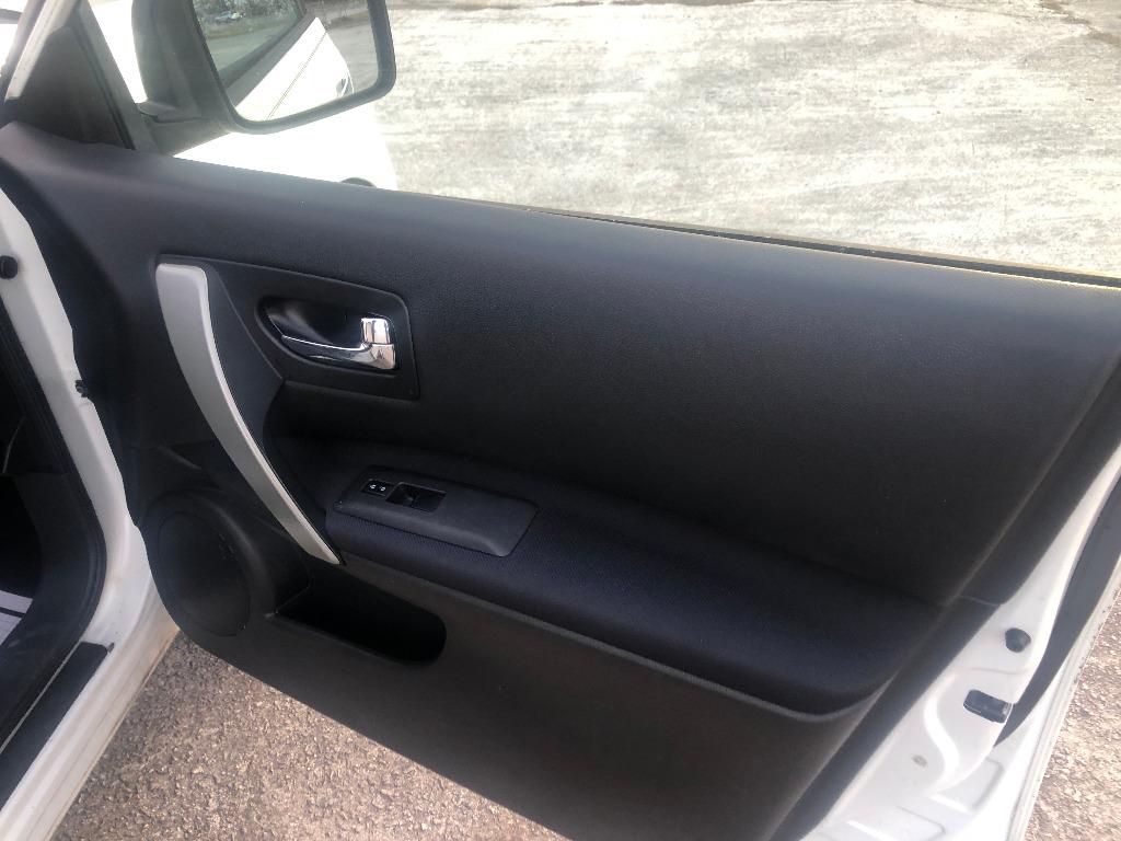2010 Nissan Rogue SL photo