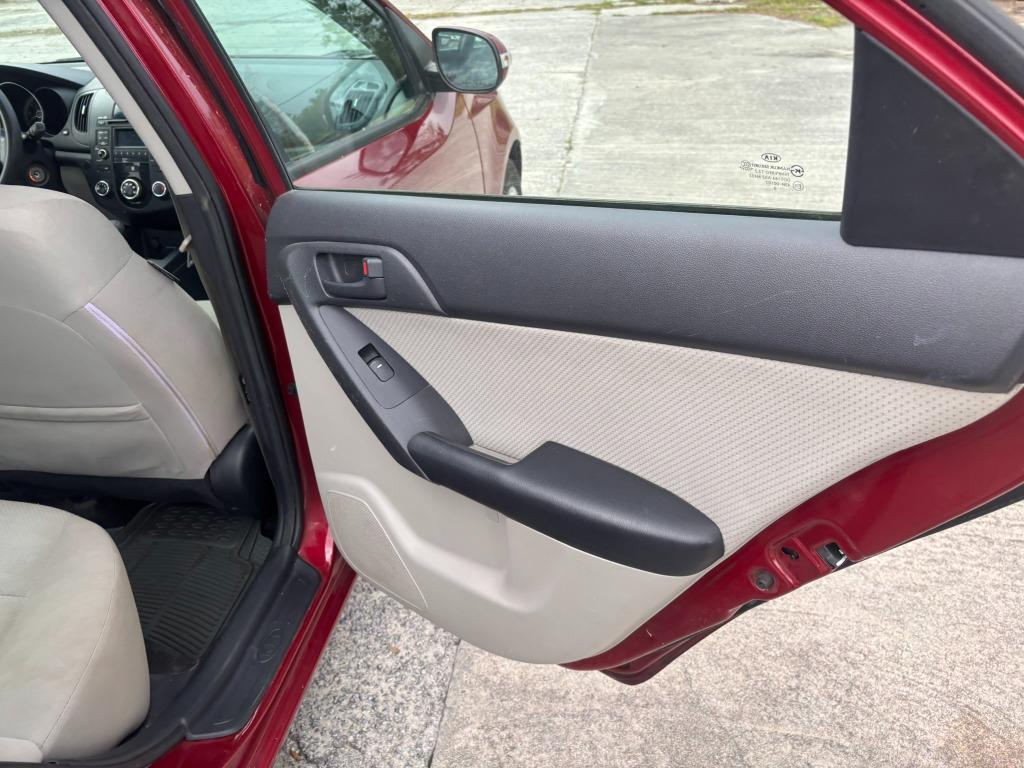2010 Kia Forte EX photo