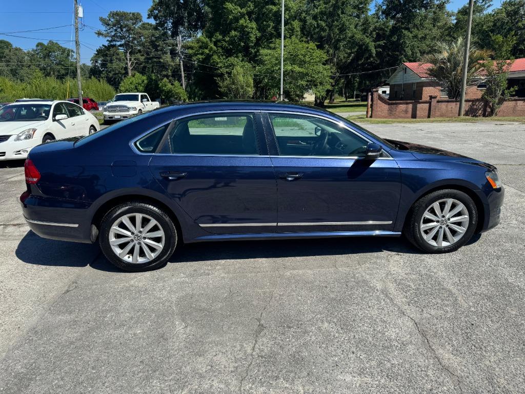 2012 Volkswagen Passat SEL photo