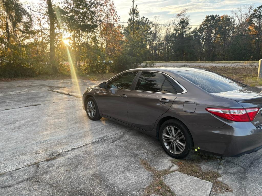 2017 Toyota Camry LE photo