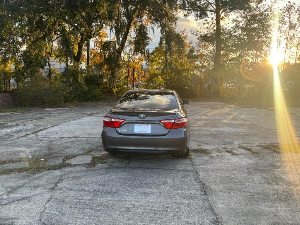 2017 Toyota Camry LE photo