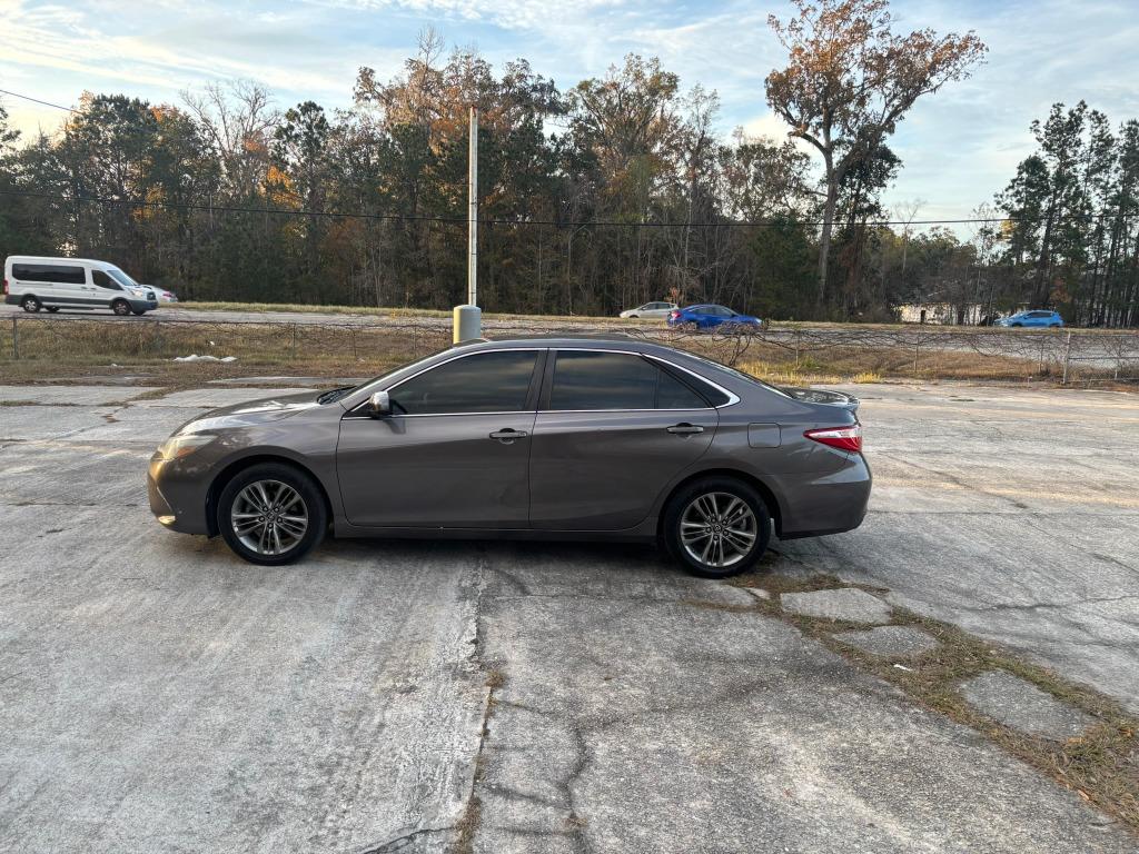 2017 Toyota Camry LE photo