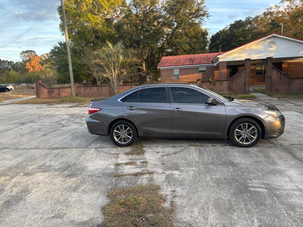 2017 Toyota Camry LE photo