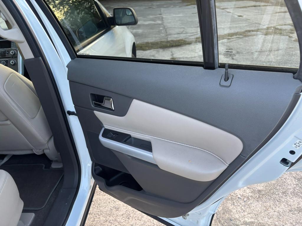 2014 Ford Edge SE photo