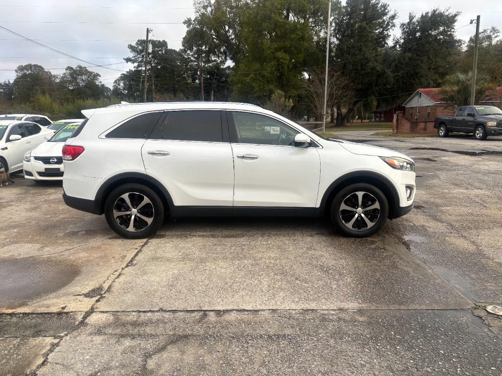 2017 Kia Sorento - $14,995
