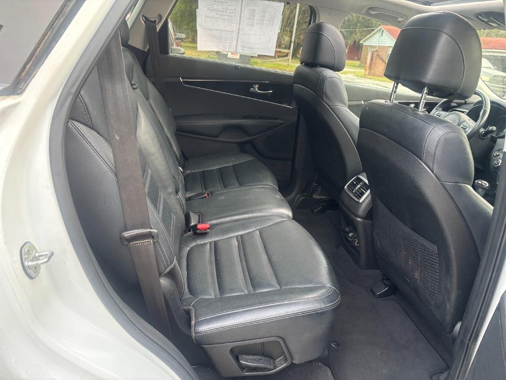 2017 Kia Sorento - $14,995