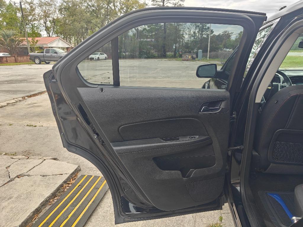 2017 Chevrolet Equinox - $11,900