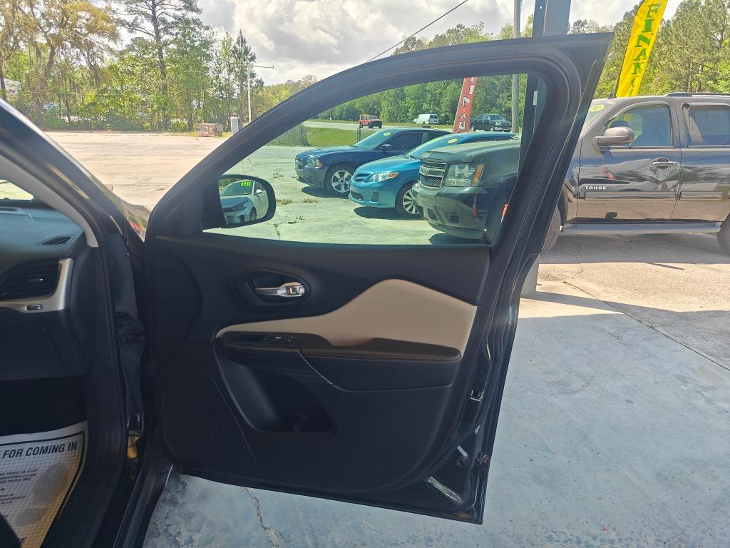 2016 Jeep Cherokee - $12,900