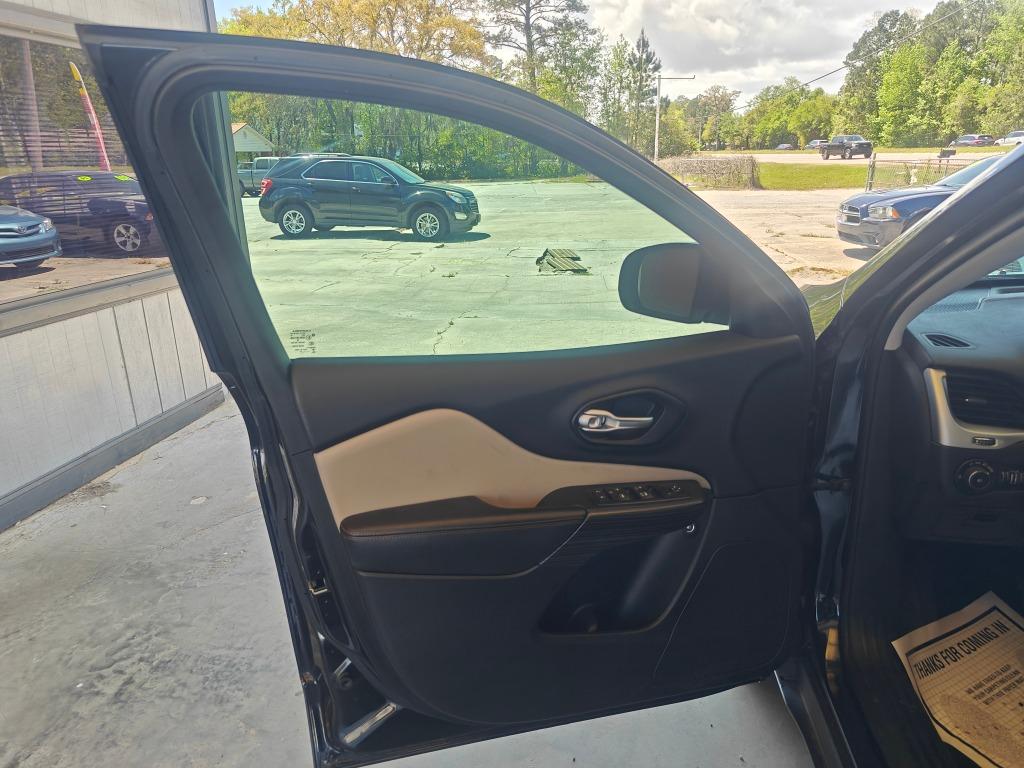 2016 Jeep Cherokee - $12,900
