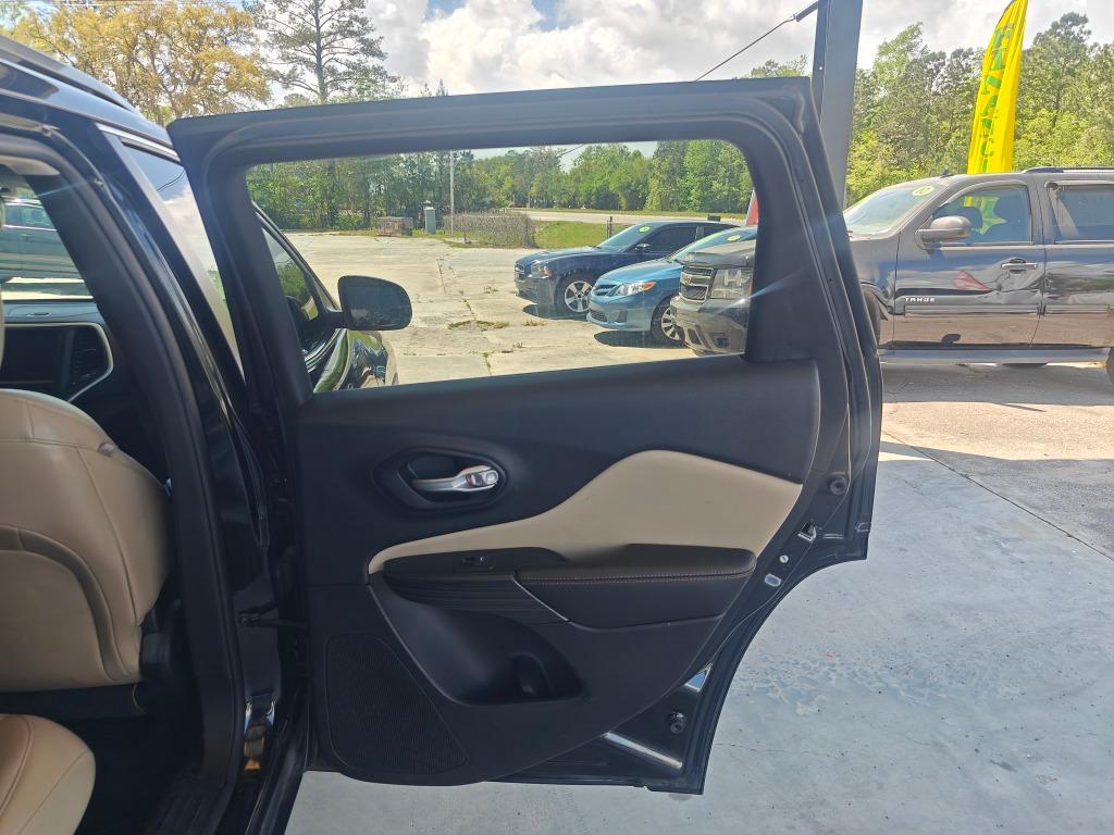 2016 Jeep Cherokee - $12,900