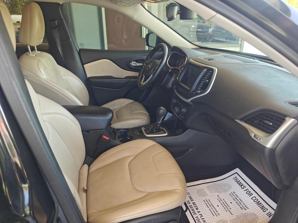 2016 Jeep Cherokee - $12,900