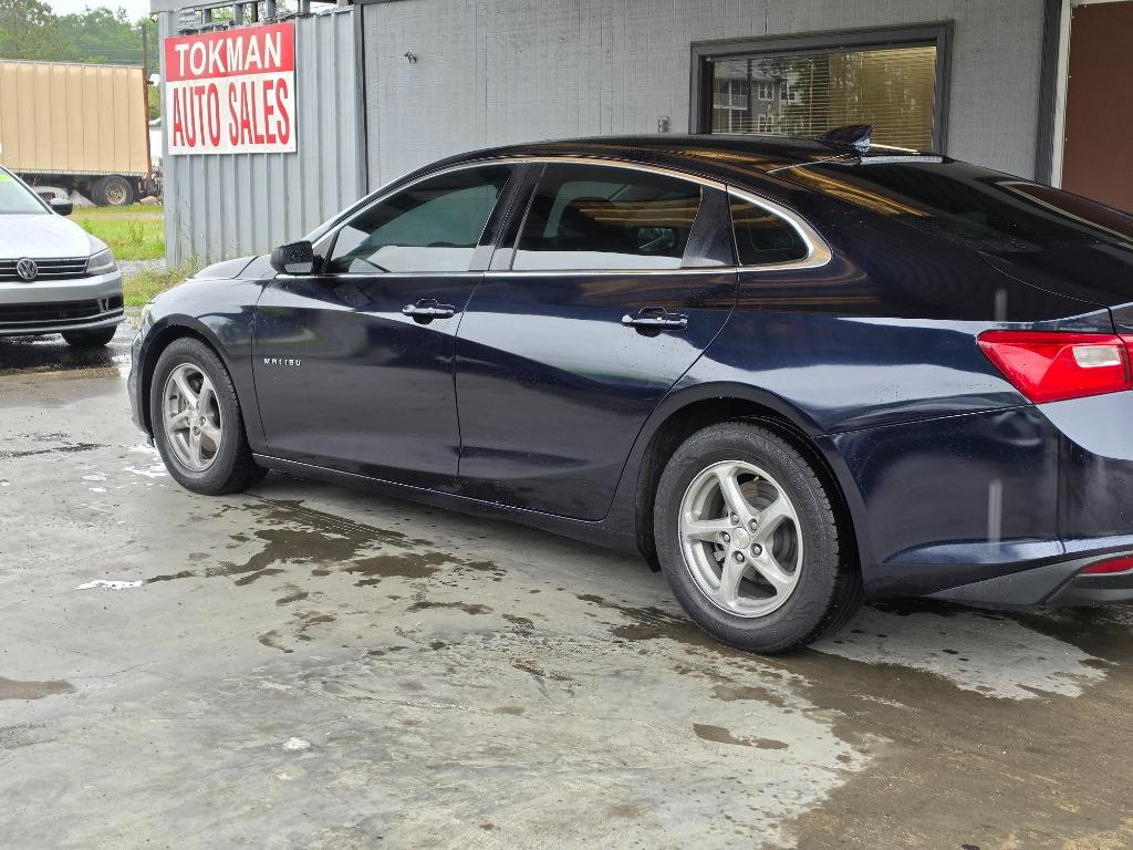 2017 Chevrolet Malibu - $12,900