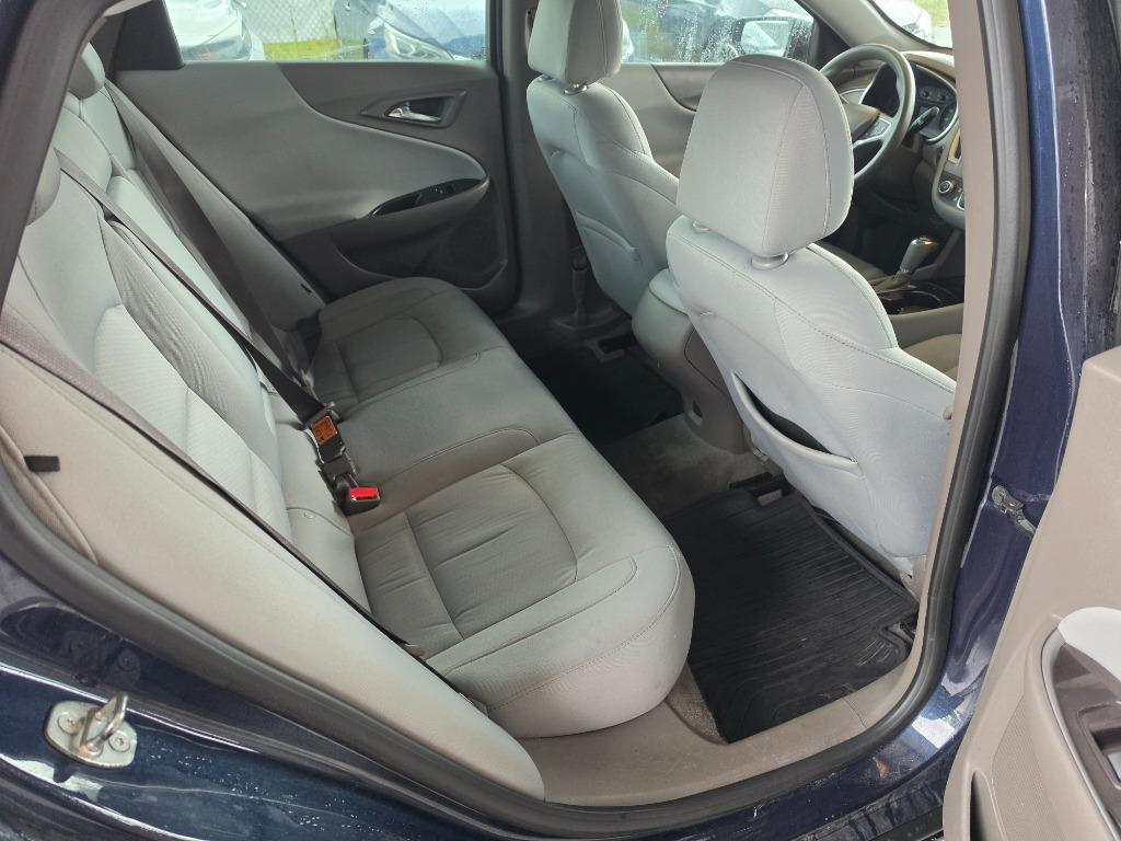 2017 Chevrolet Malibu - $12,900