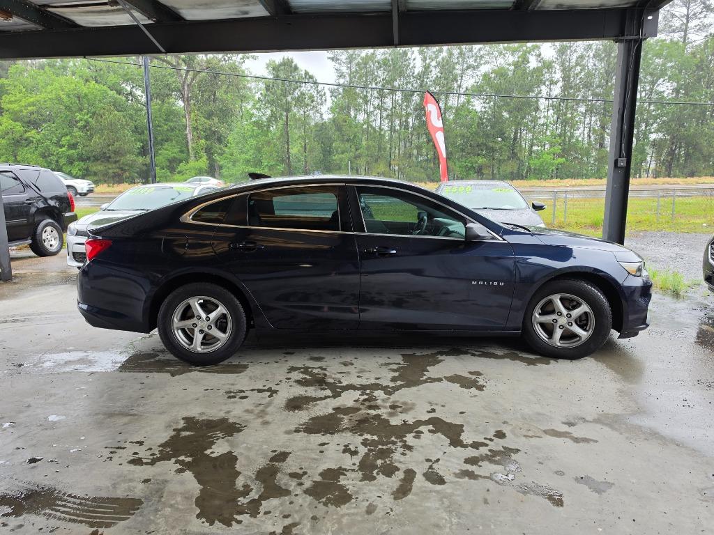 2017 Chevrolet Malibu - $12,900