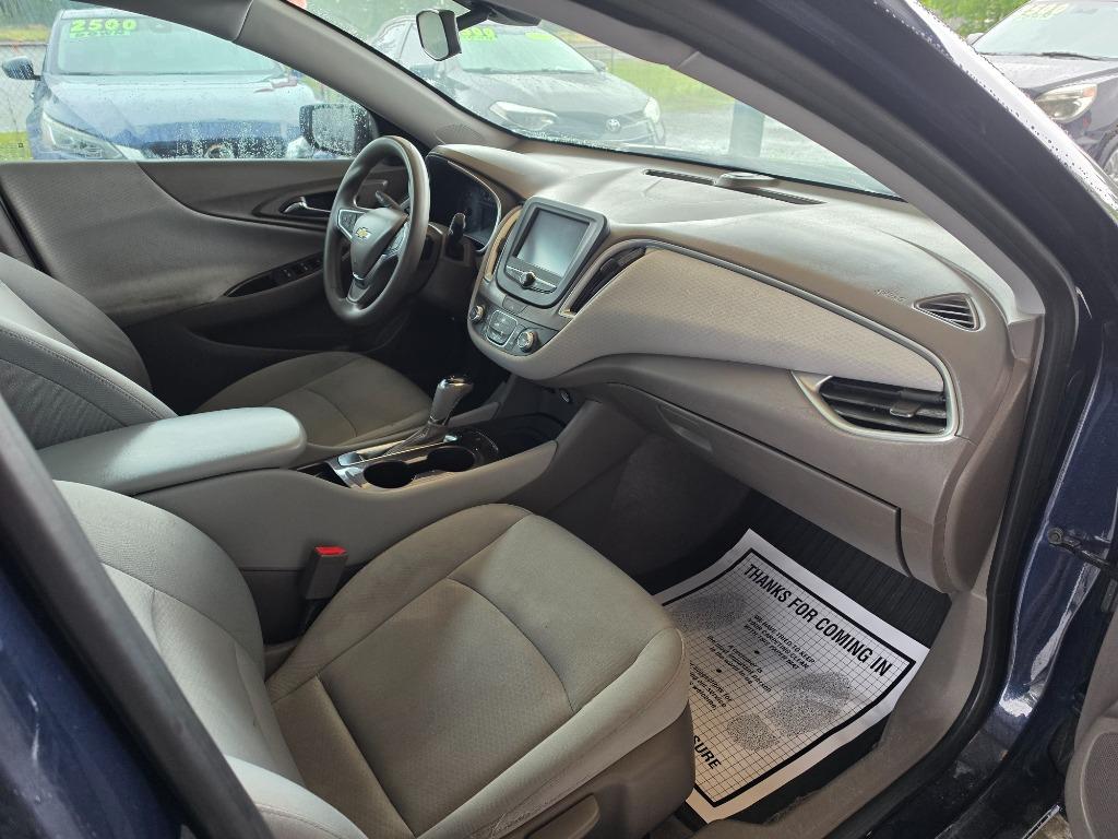 2017 Chevrolet Malibu - $12,900