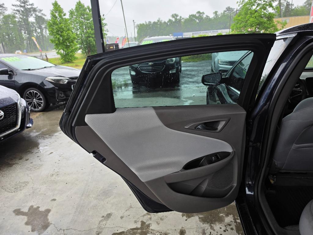 2017 Chevrolet Malibu - $12,900