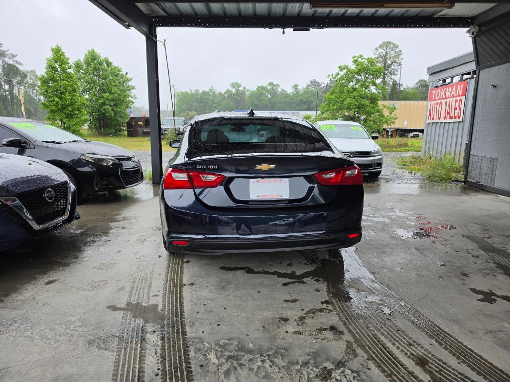 2017 Chevrolet Malibu - $12,900