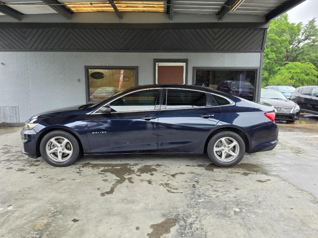 2017 Chevrolet Malibu - $12,900