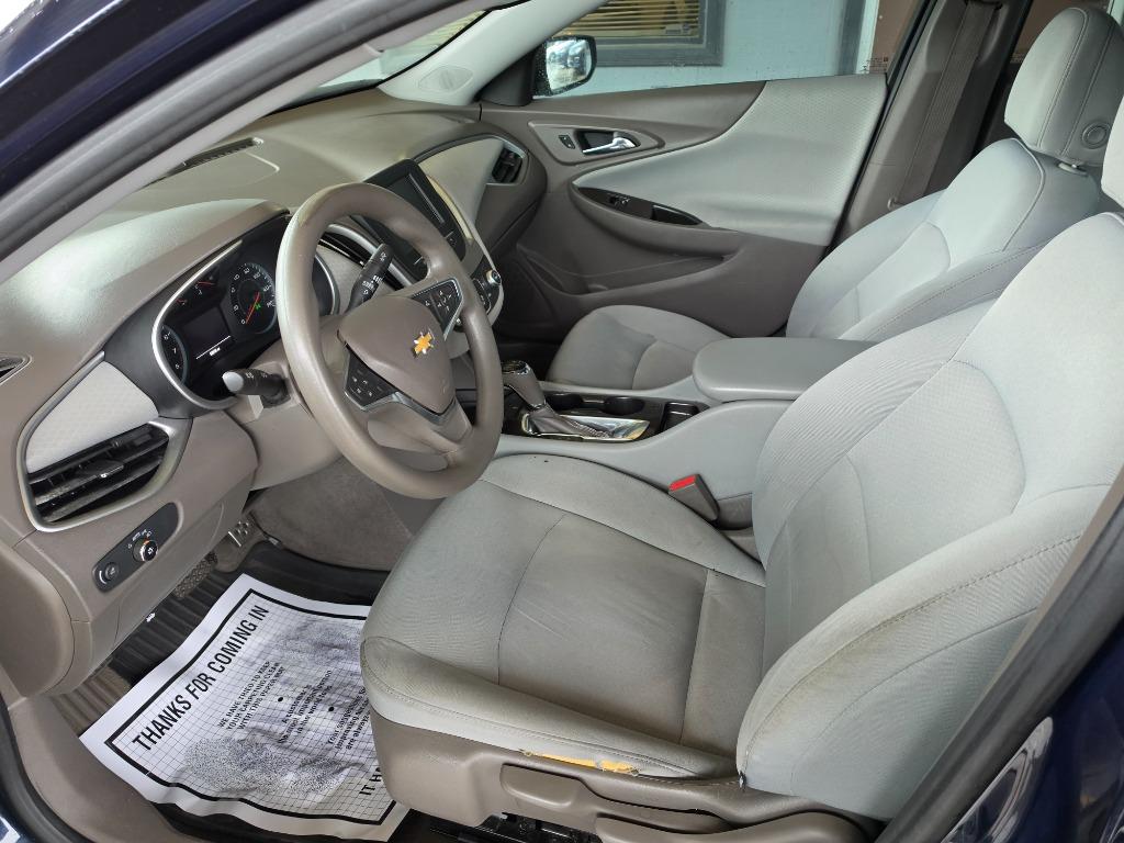 2017 Chevrolet Malibu - $12,900