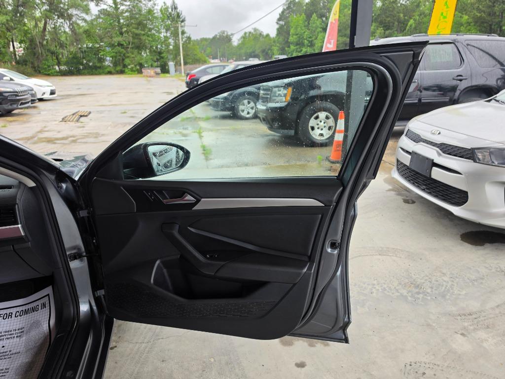 2021 Volkswagen Jetta - $12,500