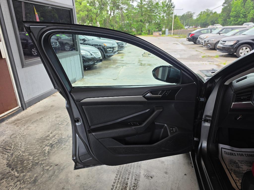 2021 Volkswagen Jetta - $12,500