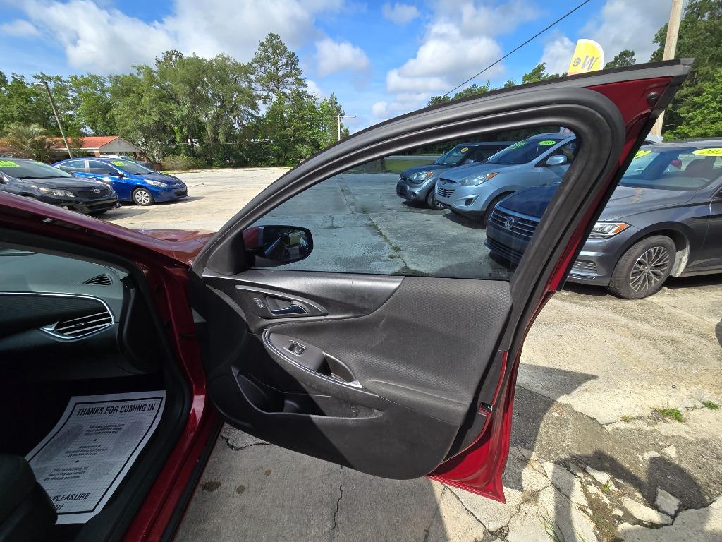 2017 Chevrolet Malibu - $12,900