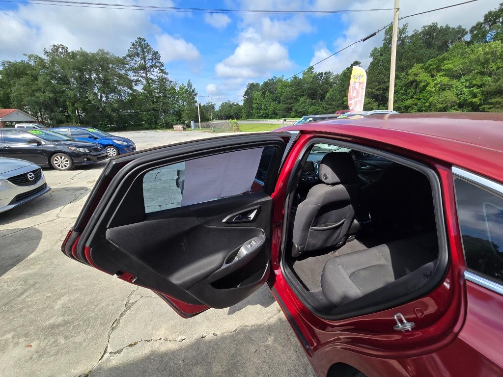 2017 Chevrolet Malibu - $12,900