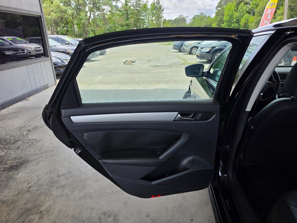 2013 Volkswagen Passat - $9,995