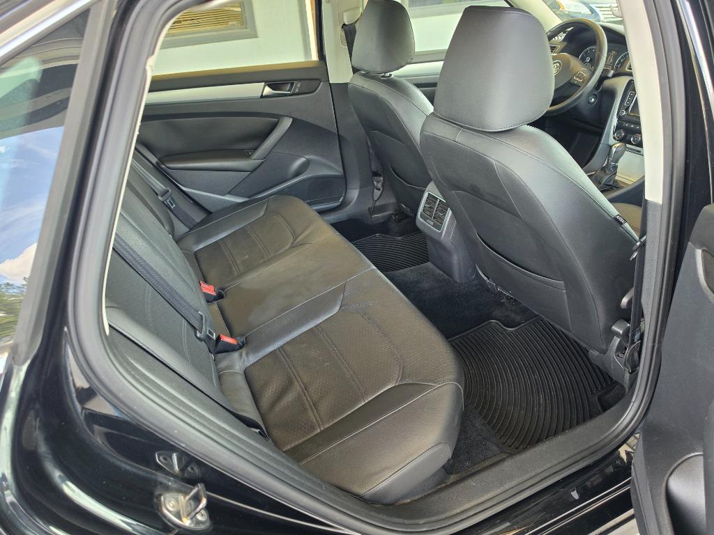 2013 Volkswagen Passat - $9,995