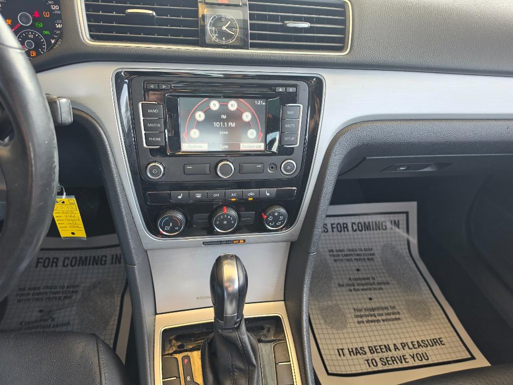 2013 Volkswagen Passat - $10,995