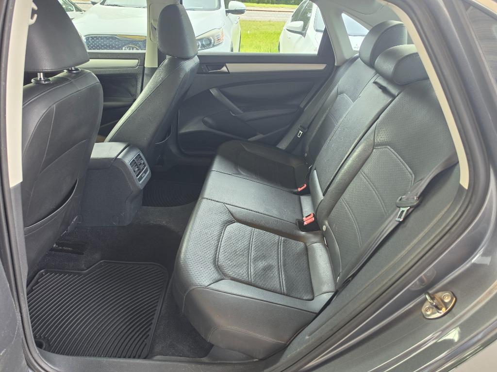 2013 Volkswagen Passat - $10,995