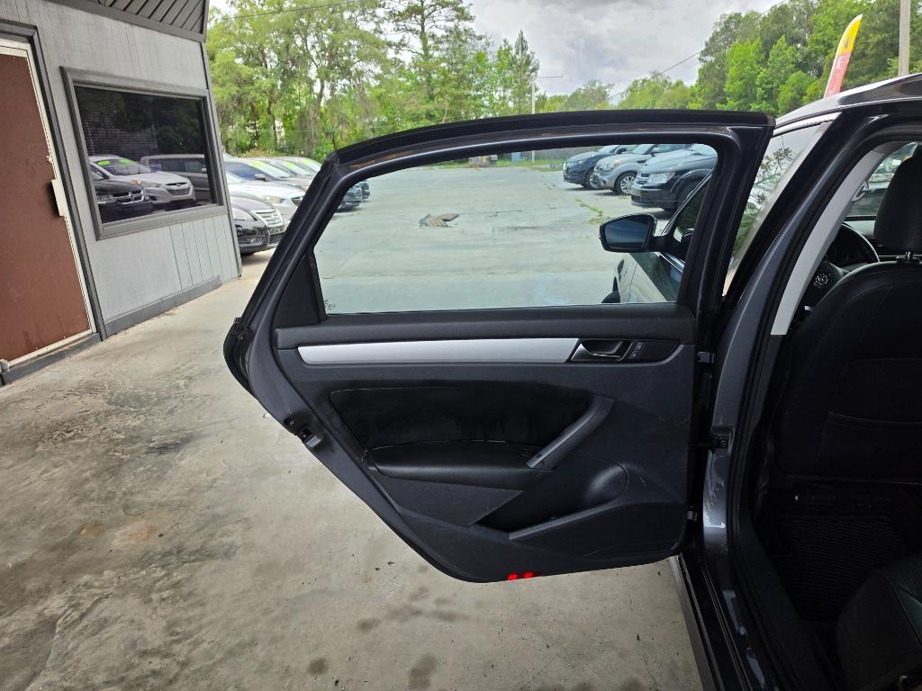 2013 Volkswagen Passat - $10,995