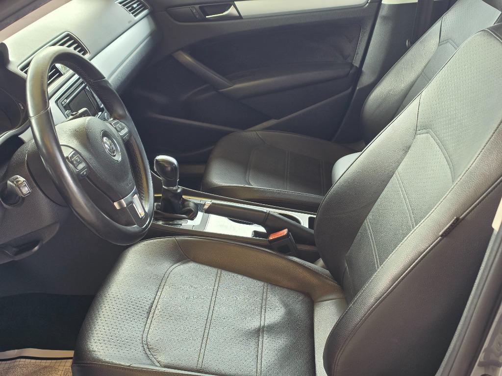 2013 Volkswagen Passat - $10,995