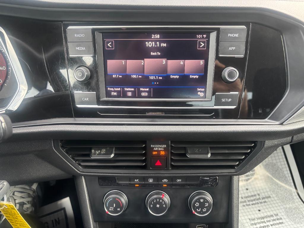2019 Volkswagen Jetta - $11,900