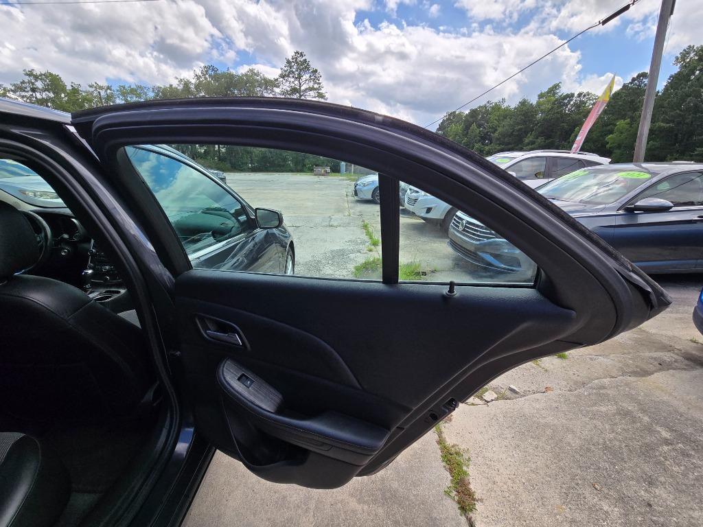 2015 Chevrolet Malibu - $12,995
