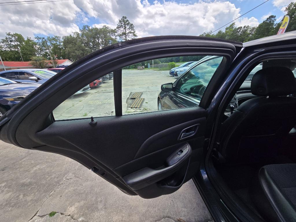 2015 Chevrolet Malibu - $12,995