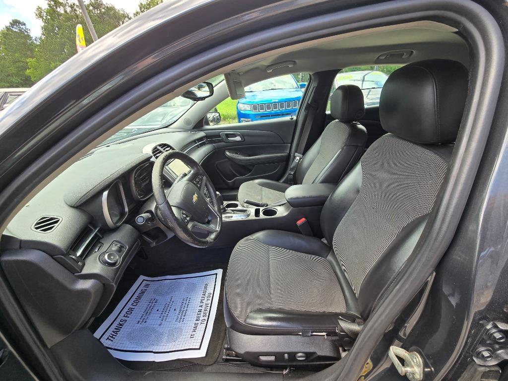 2015 Chevrolet Malibu - $12,995