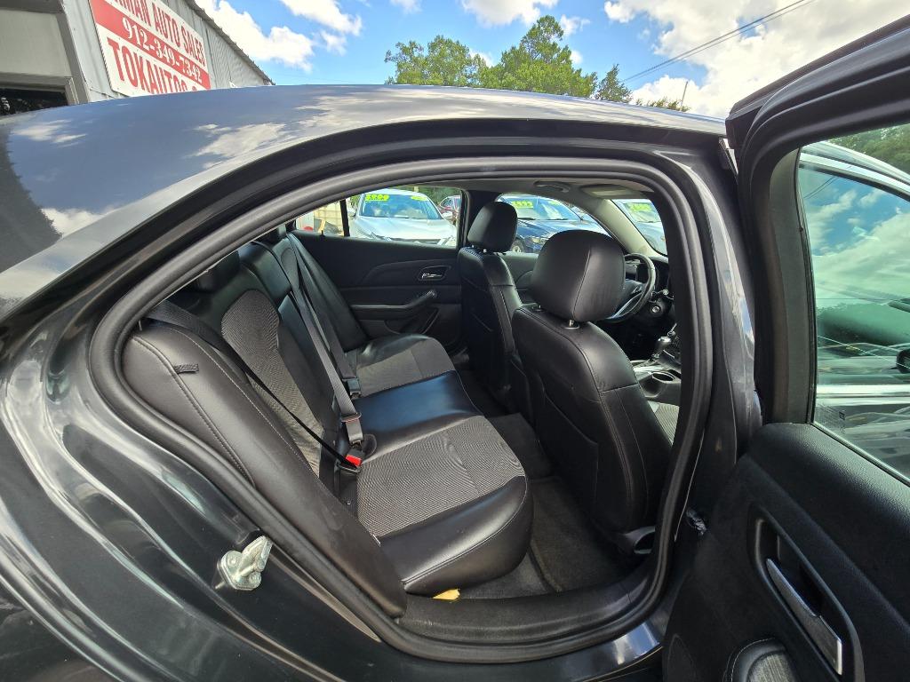 2015 Chevrolet Malibu - $12,995