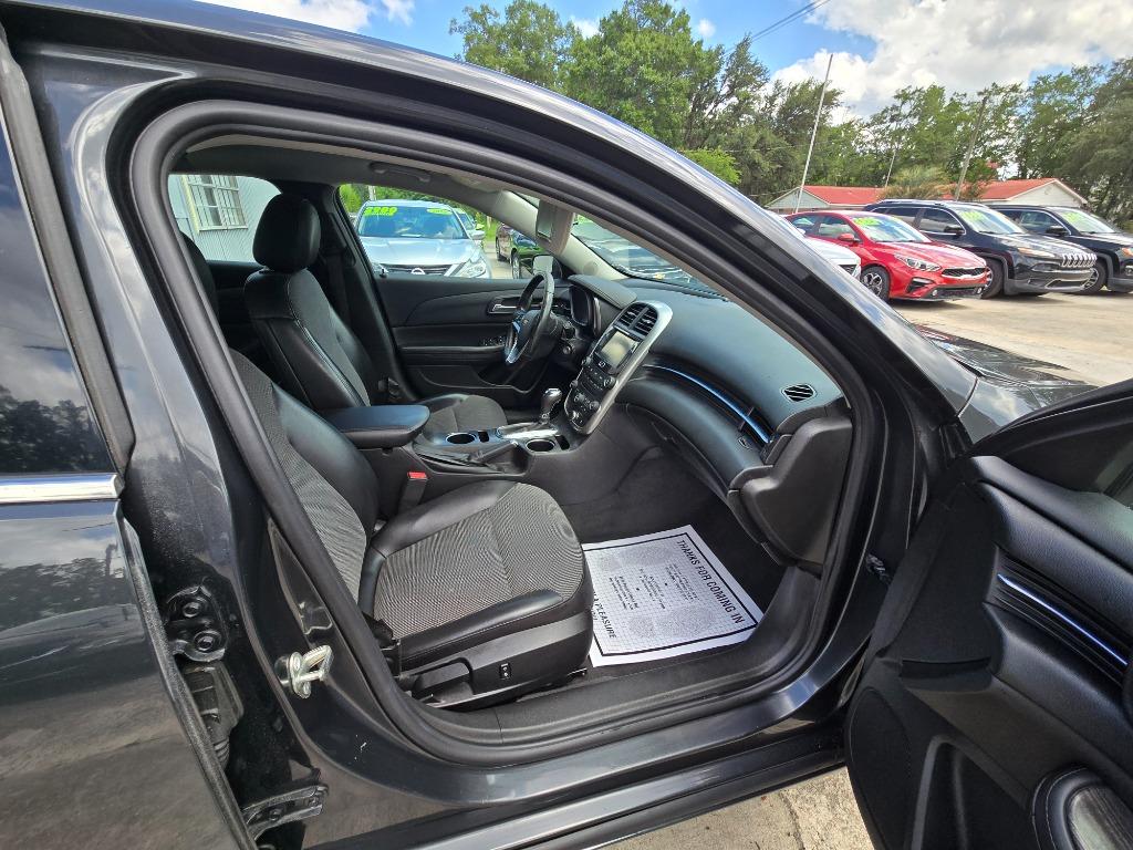 2015 Chevrolet Malibu - $12,995
