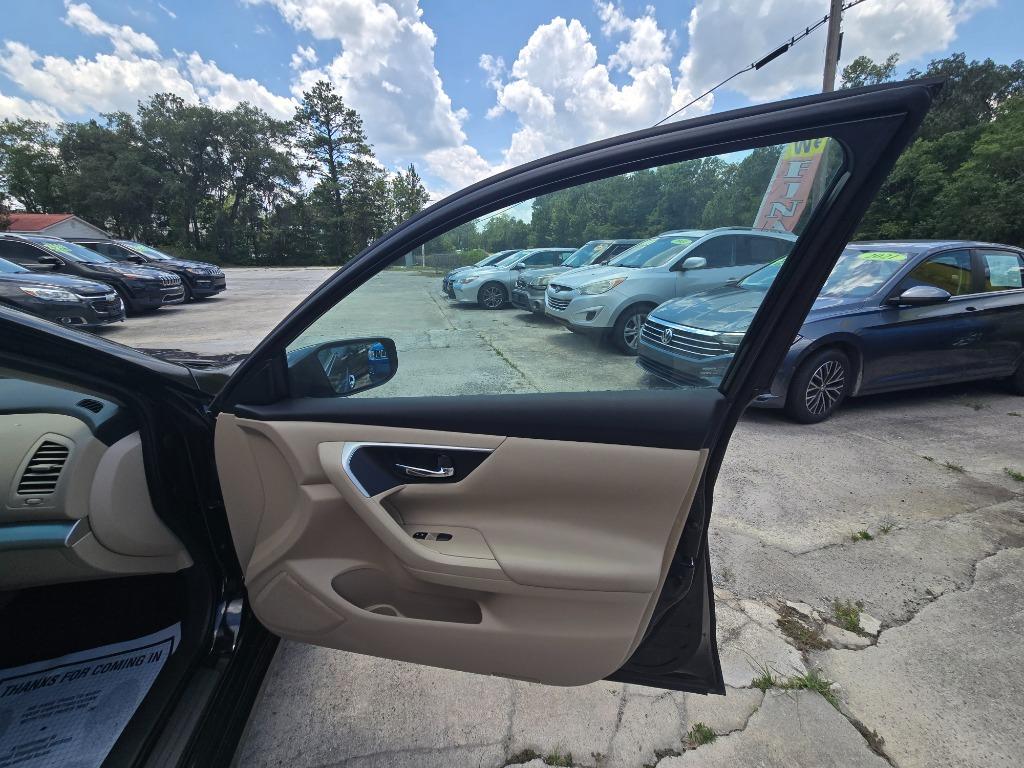 2017 Nissan Altima - $10,995