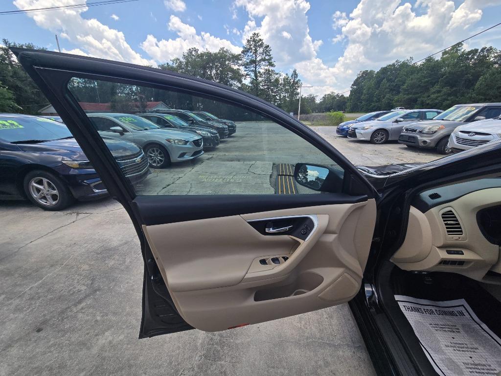 2017 Nissan Altima - $10,995